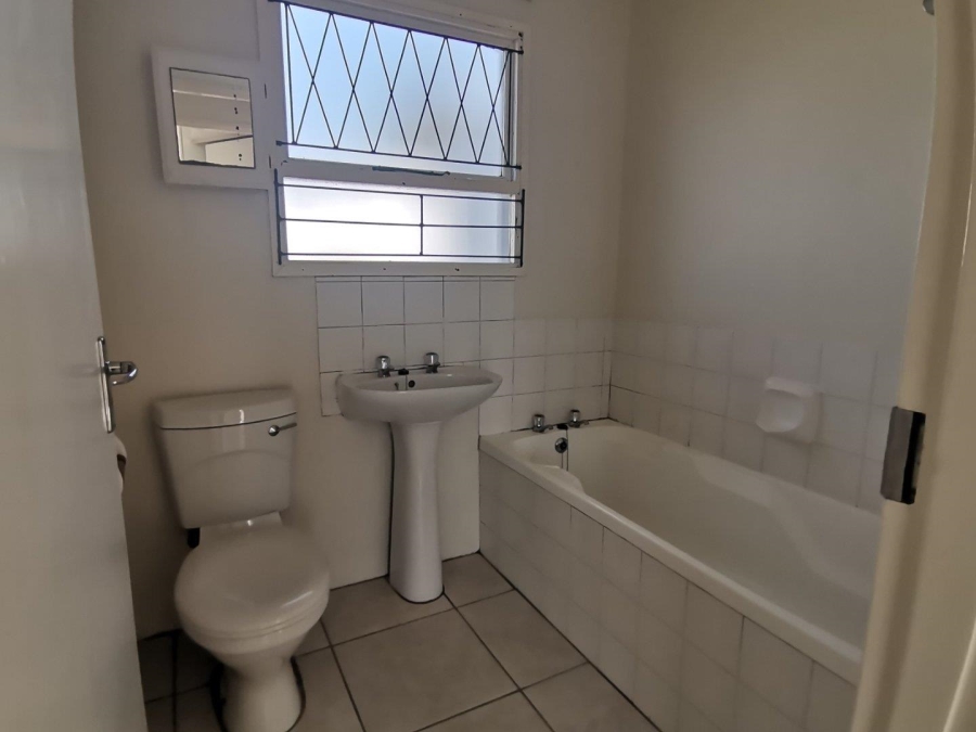 2 Bedroom Property for Sale in Sherwood Eastern Cape